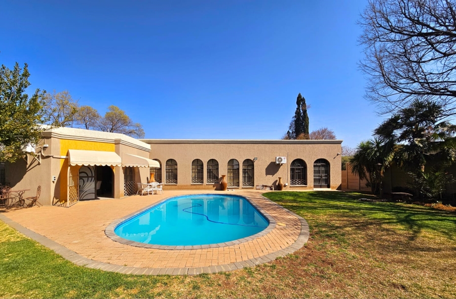 4 Bedroom Property for Sale in Jim Fouchepark Free State